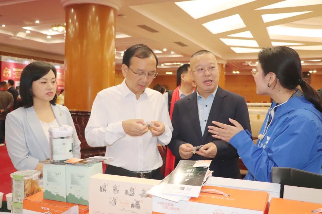 绿之韵胡国安出席深圳市安化商会2025年年会