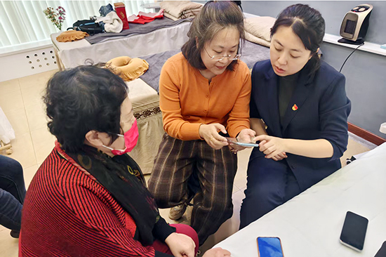 新时代辽宁联合流动党支部连续开展八场“健康同行三十载 携手共进创未来”志愿服务行动
