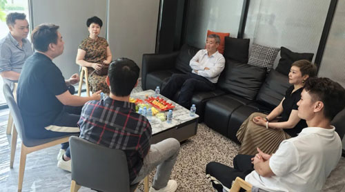 三八妇乐集团董事长袁晓峰一行到泰国考察