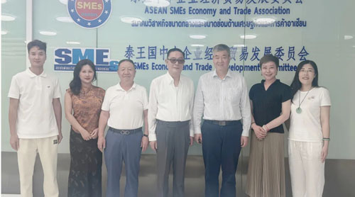 三八妇乐集团董事长袁晓峰一行到泰国考察