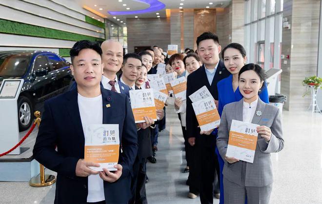 《洞见的力量》周年回响｜绿之韵胡国安董事长个人专著签售会再现盛况
