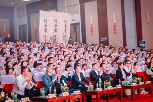 廿六载丨卫康：以创新为犁，铸就产业丰碑