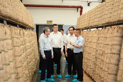 湖南省科技厅党组书记李志坚莅临理想华莱万隆黑茶产业园