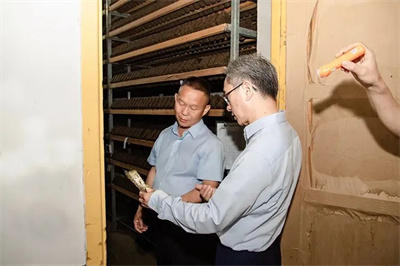 湖南省科技厅党组书记李志坚莅临理想华莱万隆黑茶产业园