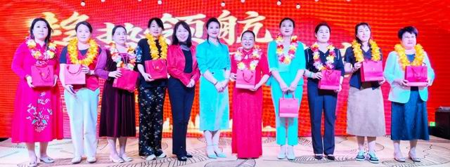 趋势领航共赢未来 荣格2025表彰盛典举行