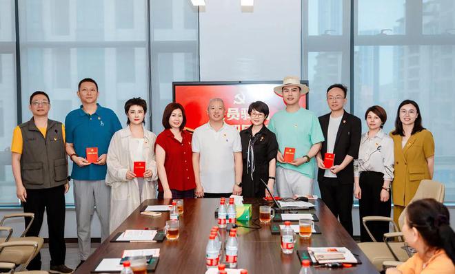 绿之韵集团举行“凝心聚力，共筑初心”市场流动党员回家主题活动