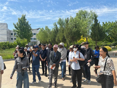 国际农业发展研修班11国官员参观宇航人沙棘产业