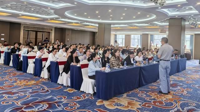 溯藏医典藏 金诃藏药青海研学持续进行中