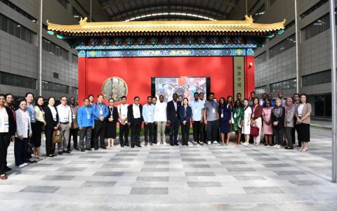 同仁堂为东南亚及非洲国家医疗保障研修班学员开启中医药文化之旅