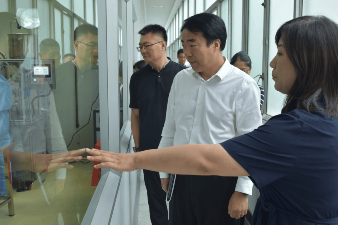 同仁堂集团党委书记、董事长戴小锋一行到麦尔海公司调研