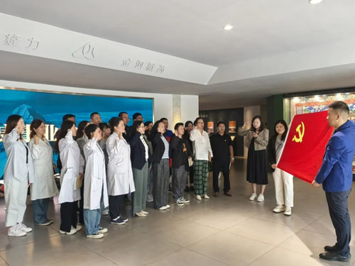 金诃藏药党支部开展 “七一” 系列活动