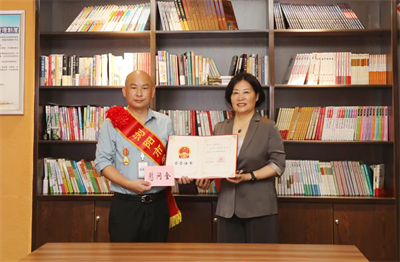 浏阳市总工会主席张葵红莅临绿之韵走访慰问劳模先进