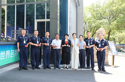 浏阳市总工会主席张葵红莅临绿之韵走访慰问劳模先进