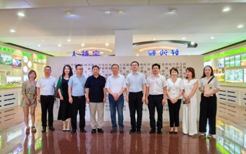 世界青商俱乐部一行赴宇航人公司考察交流