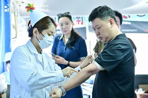 第22届完美百城千店万人献血哈尔滨站举行
