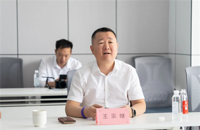 微康生物集团董事长方曙光博士莅临卫康参观考察