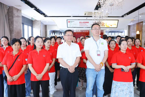 完美百城千店万人献血在江西南昌和上饶举行 