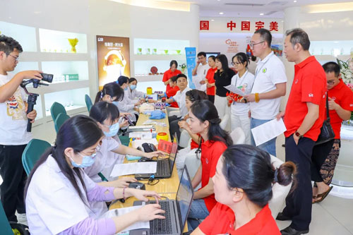 完美百城千店万人献血在江西南昌和上饶举行 