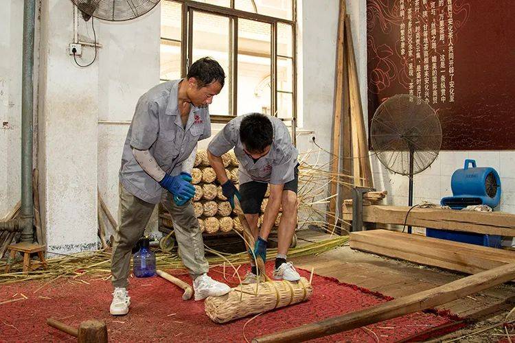 匠心传承 理想华莱三大基地全面开启千两茶踩制