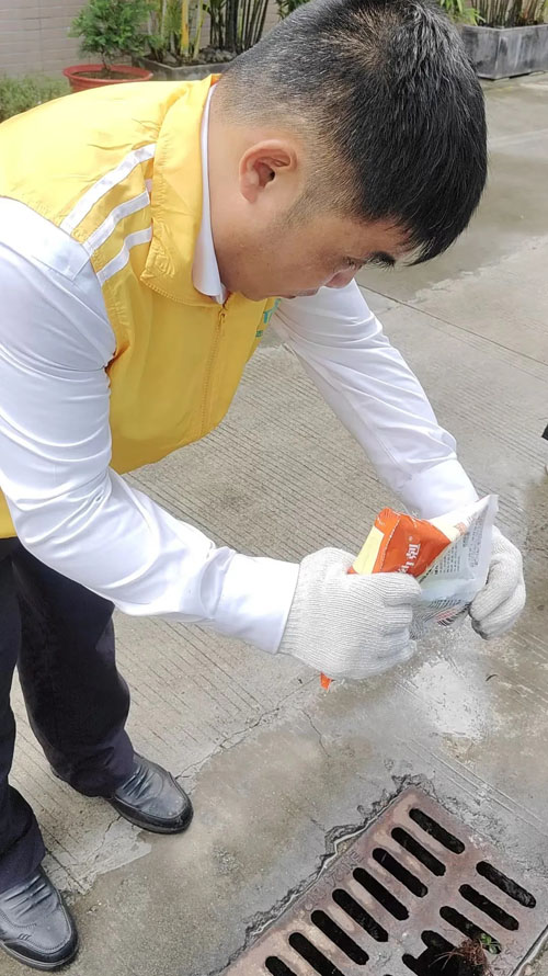 支援疫情防控防蚊灭蚊 完美青年志愿者在行动