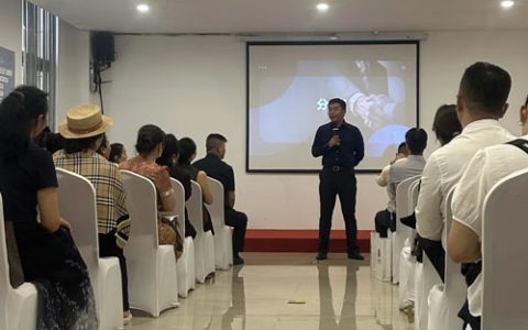 金木携主管部门为市场点亮安心经营“灯塔”