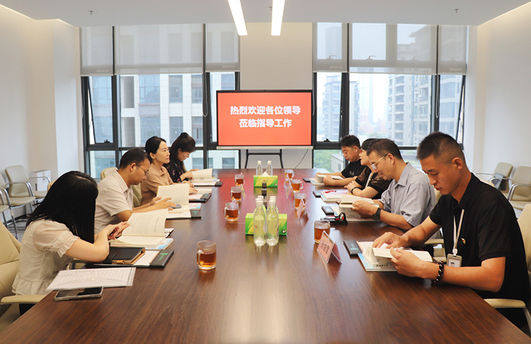 长沙市雨花区委社会工作部部长、两新工委书记董玲玲一行莅临绿之韵中心调研