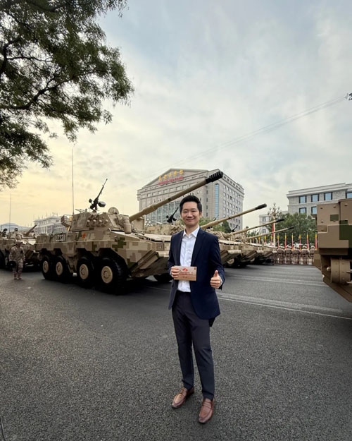 金日李冠华参加抗战胜利80周年纪念活动
