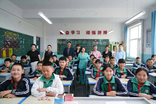 筑梦西宁校园 第262所尚赫公益学校揭牌