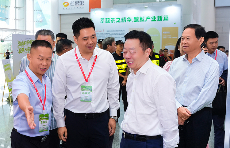 理想华莱闪耀第十七届湖南茶博会 双项荣誉彰显黑茶领军企业实力