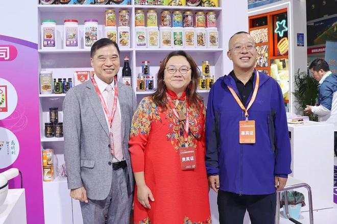 绿之韵董事长胡国安出席第十届中国国际食品餐饮博览会开幕式