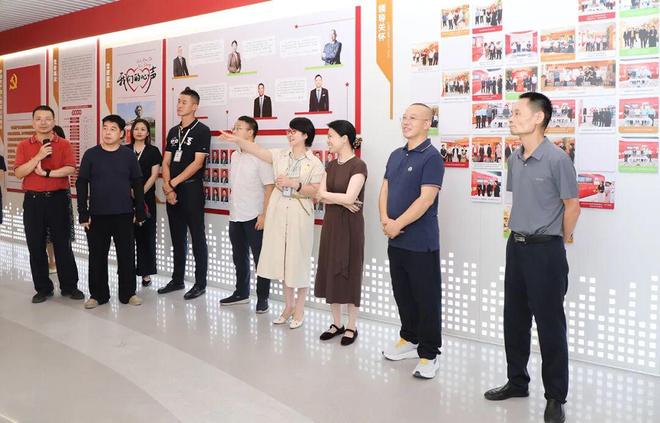 中共长沙市雨花区区委常委、政法委书记刘燕妮一行莅临绿之韵调研