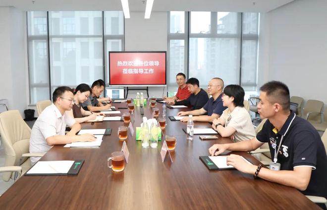 中共长沙市雨花区区委常委、政法委书记刘燕妮一行莅临绿之韵调研