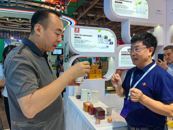 理想华莱亮相第四届中国（澳门）国际高品质消费博览会