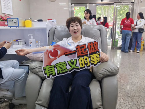 完美百城千店万人献血活动在河南三地举办