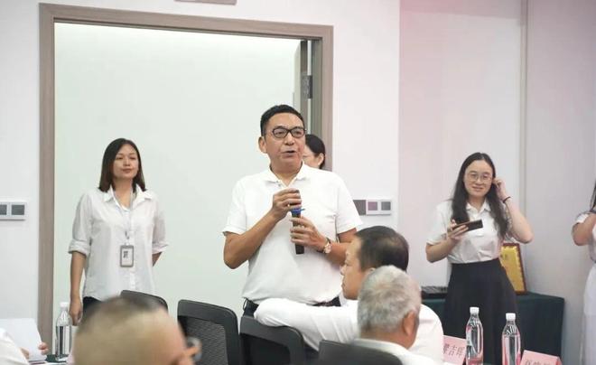 长沙市安化商会第二届第四次理事会在绿之韵中心召开