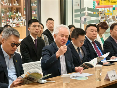 完美董事长古润金率团参加第十八届世界华商大会