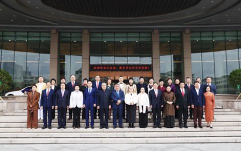 阿尔巴尼亚、摩尔多瓦外交官莅临参观安然