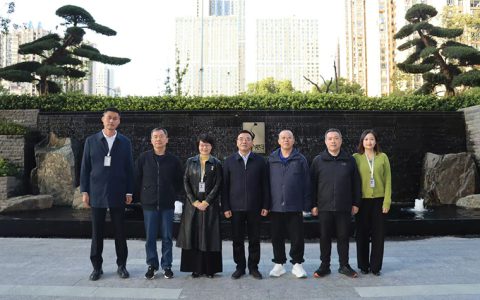 长沙市人大常委会副主任李伟群一行莅临绿之韵中心调研