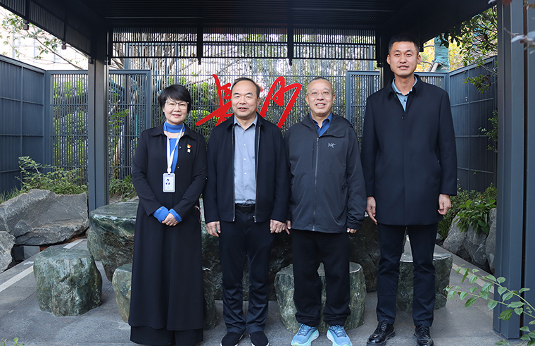 湖南省工商联副主席漆平波调研绿之韵中心