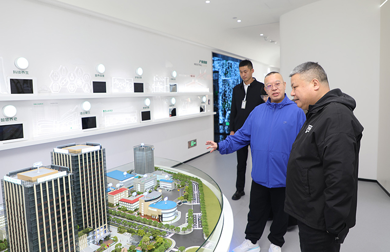 长沙市政协主席陈刚莅临绿之韵集团宣讲党的二十届四中全会精神并调研企业发展