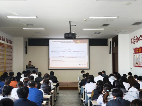 弘扬宪法精神 康婷党总支开展普法宣传活动