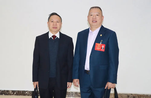 绿之韵胡均安出席安化十八届人大第六次会议
