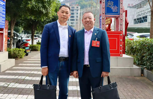 绿之韵胡均安出席安化十八届人大第六次会议