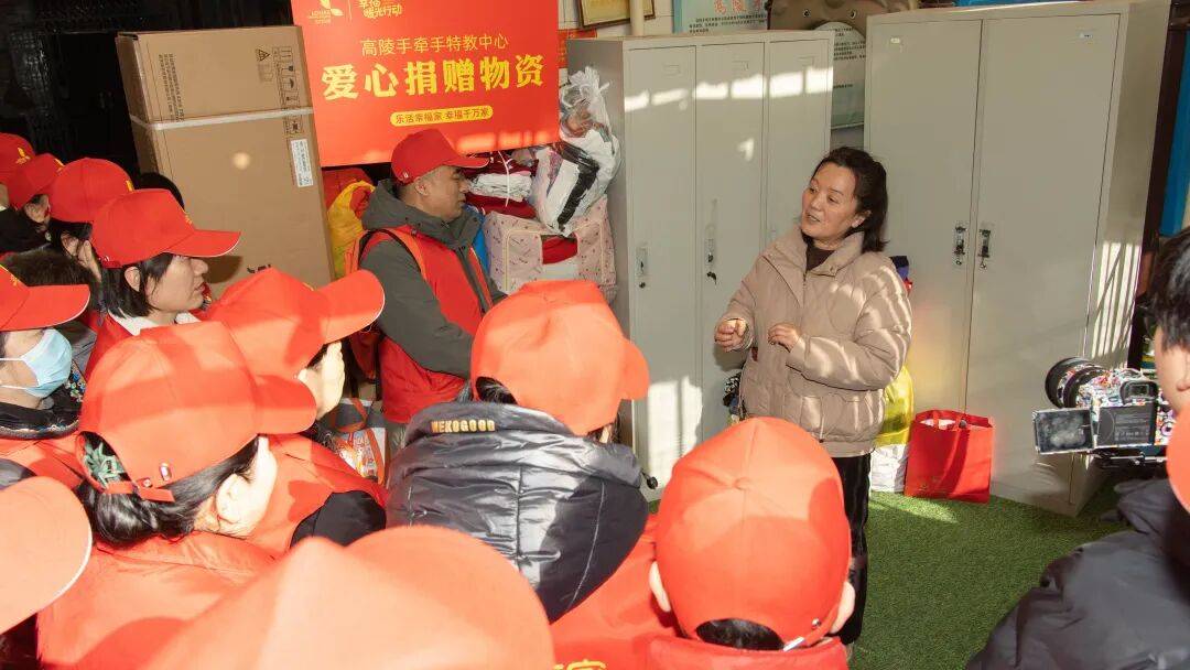 圃美多乐活幸福家暖光行动再次启程，走进高陵手牵手特教中心，用行动传递公益力量