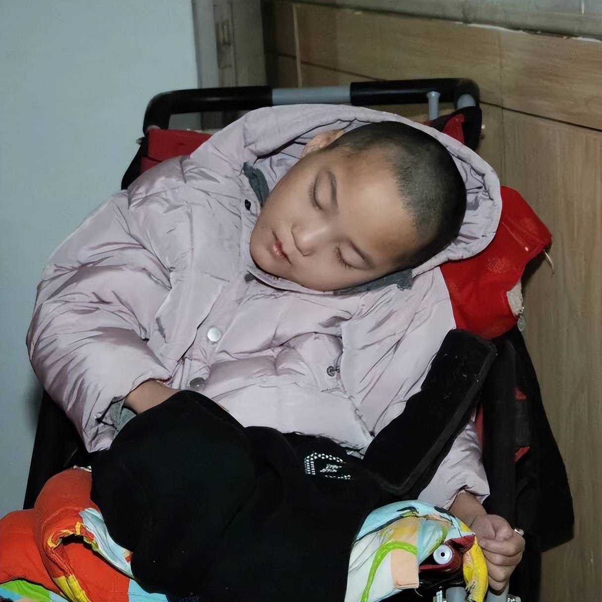 圃美多乐活幸福家暖光行动再次启程，走进高陵手牵手特教中心，用行动传递公益力量