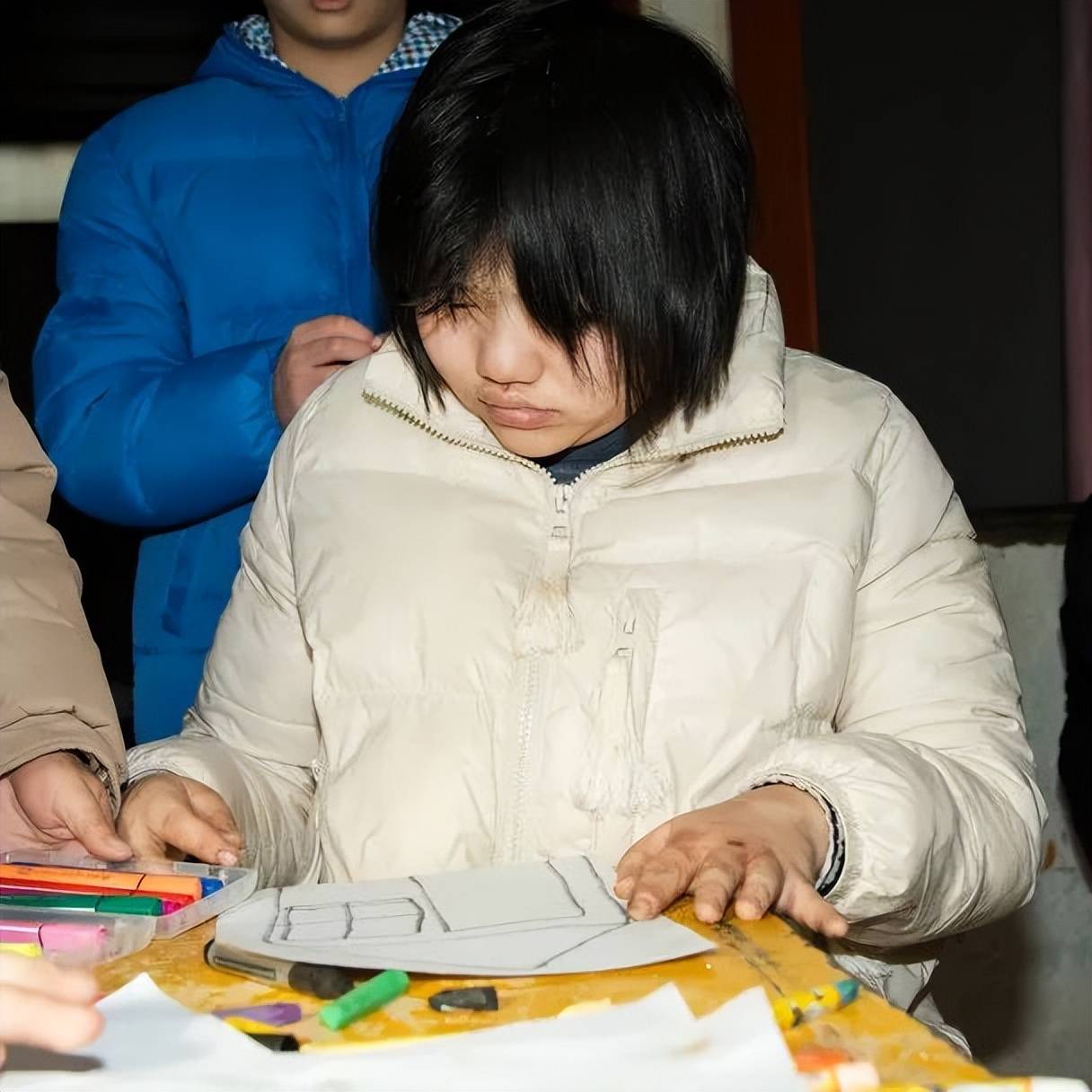 圃美多乐活幸福家暖光行动再次启程，走进高陵手牵手特教中心，用行动传递公益力量