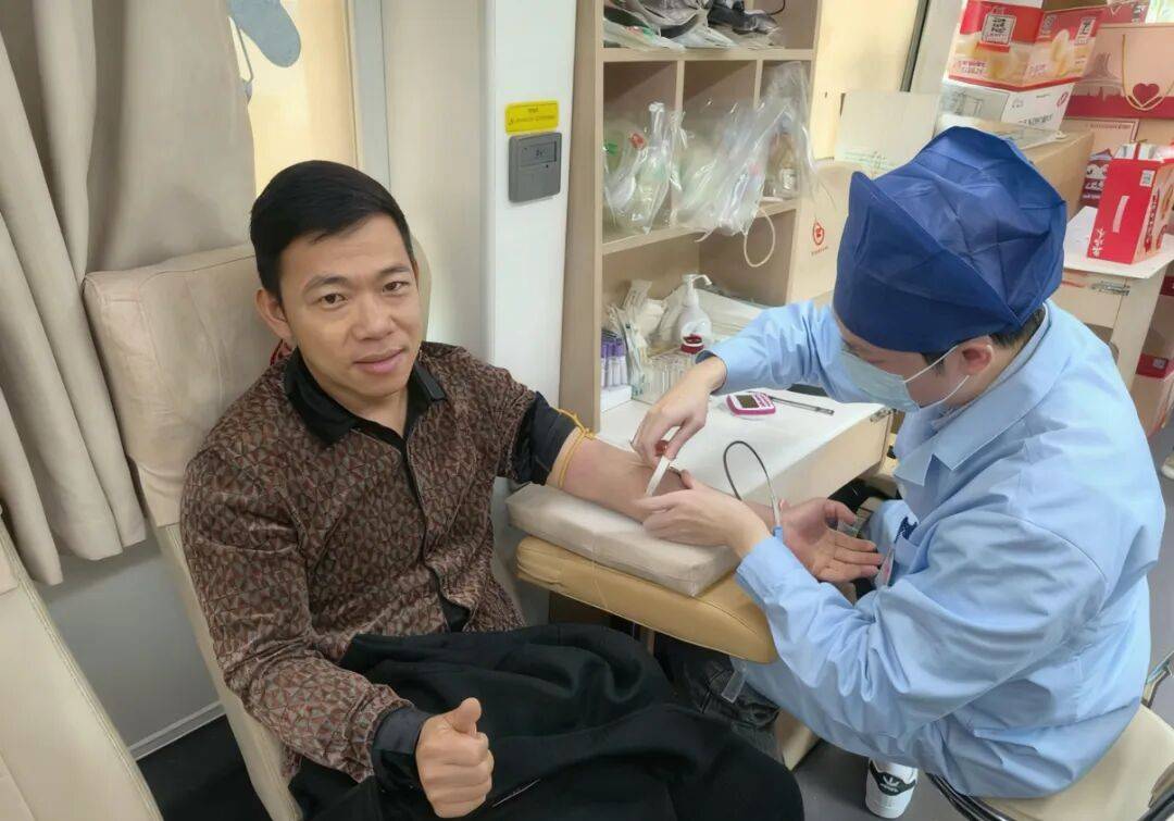 完美广西双站联动献血为八桂注入暖心力量