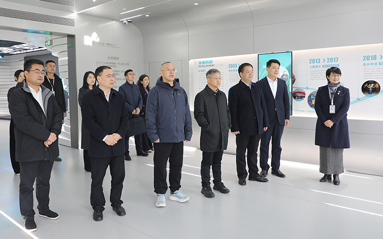 湖南省人大常委会副主任胡旭晟一行莅临绿之韵中心调研
