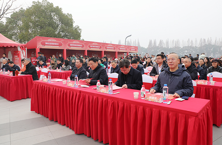 绿之韵胡国安董事长参加第二届致安优品推介会暨湖南致福年货节启动仪式，绿之韵特色产品获赞誉