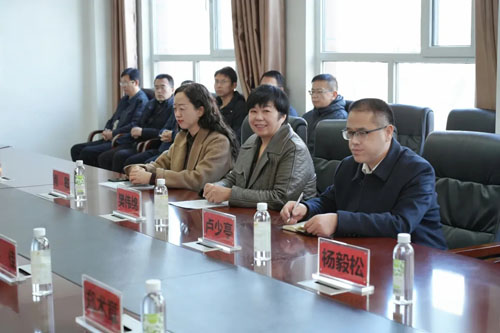 金木集团慰问高三教师 以爱心践行社会责任